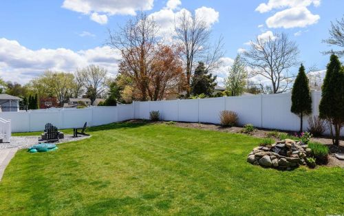 12 Sheldon Pl, Commack NY 11725-3237 exterior