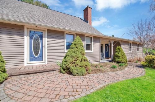 35 Tyler Rd, Enfield, CT 06082-5332