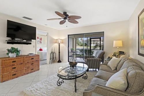 181 Fox Glen Dr, Naples, FL 34104-5141