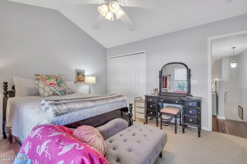 244 Cross Rd, Bluffton SC 29910-5131 exterior