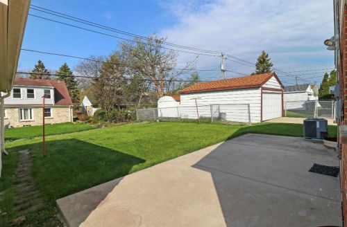 4803 Fillmore Dr, Milwaukee WI 53219-2365 exterior