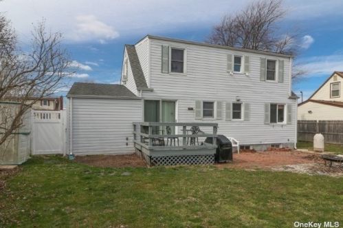 408 17 St, Babylon NY 11704-2603 exterior