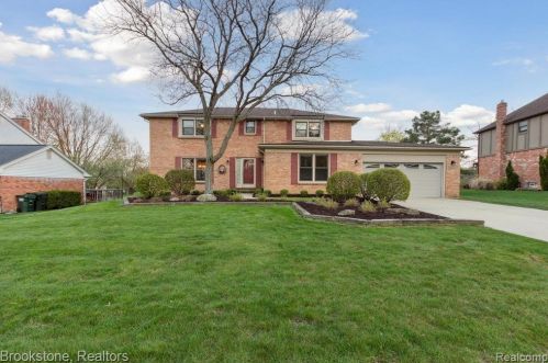 2239 Chippenham Chase, Rochester, MI 48306-3909