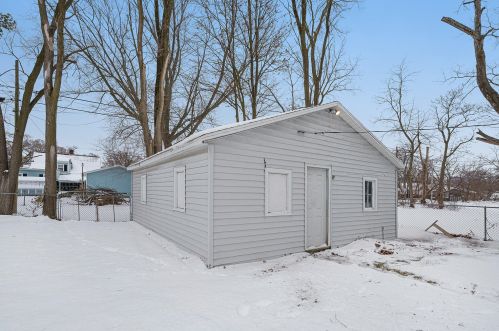 497 Mclaughlin Ave, Meskegon MI 49442-3970 exterior