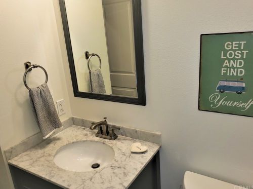 2467 Avenita Alpera, Tustin CA 92782-9004 exterior