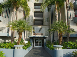 400 Detroit St, Los Angeles CA  90036-3527 exterior