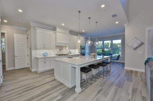 3404 Bay Vista Ave, Tampa FL 33611-1227 exterior