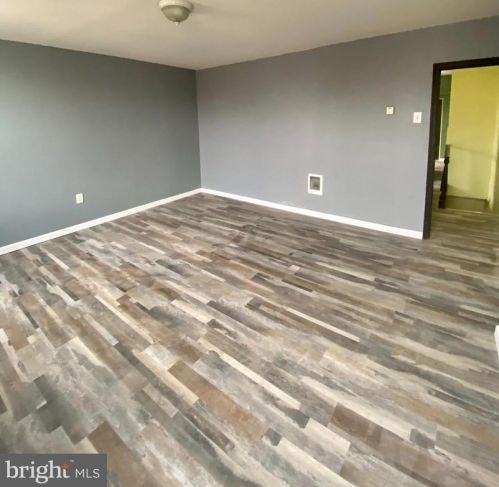 1924 4 St, Philadelphia PA 19122-2206 exterior