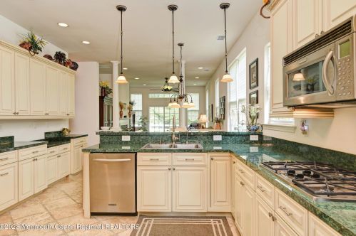 107 Gables Way, Jackson Twp NJ 08527-6311 exterior