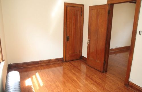 6938 Campbell Ave, Chicago IL 60645-4604 exterior