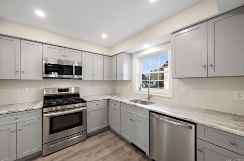 92 Railroad Ave, Montgomery NY  12549-1518 exterior