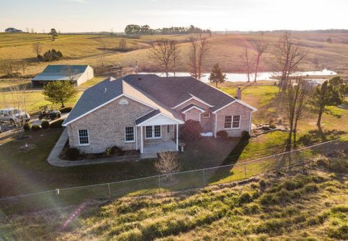 785 Sour Spring Trl, Spring Bluff MO 63080-3926 exterior