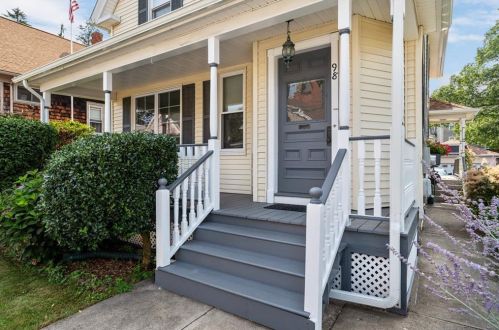 98 Coe St, Woonsocket, RI 02895-5111