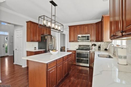 24 Dorset Dr, Hackettstown NJ  07840-5010 exterior