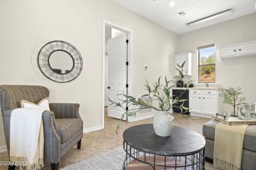 527 Briles Rd, Phoenix AZ  85085-0632 exterior