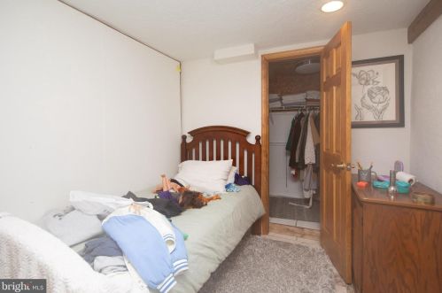 2367 Vly Rd, Huntingdon Valley PA 19006-6007 exterior