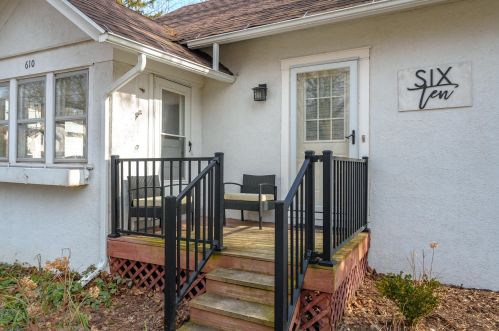 610 Dartmouth St, Kalamazoo MI  49006-3022 exterior