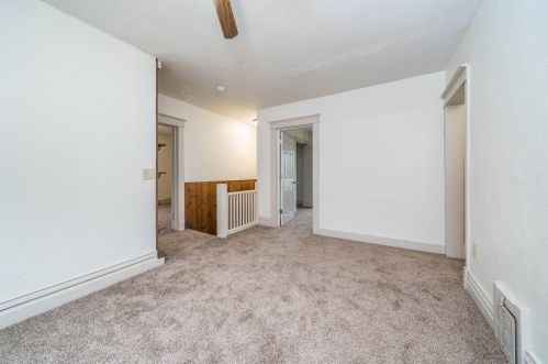 1020 Clinton Ave, Kalamazoo MI 49001-3881 exterior