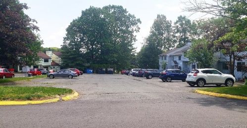 441 Cypress Rd, Hartford CT 06111-5624 exterior