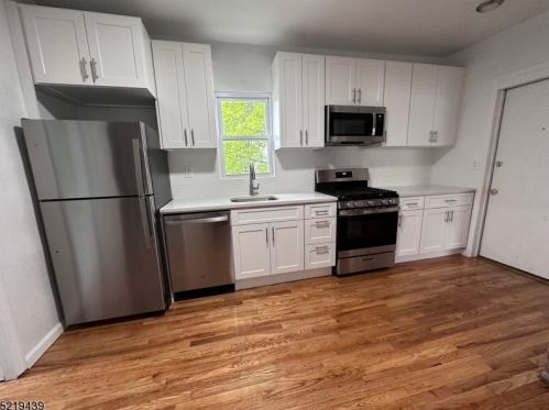 10 Fern Ave, Irvington NJ  07111-3132 exterior