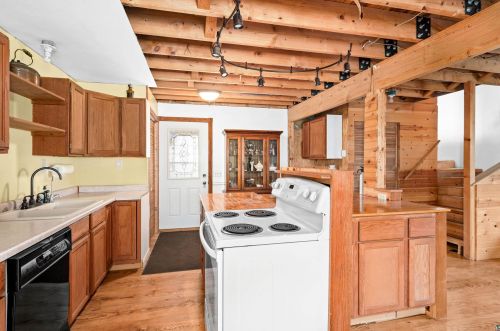 3852 Beyer Rd, Duluth MN 55803-9312 exterior