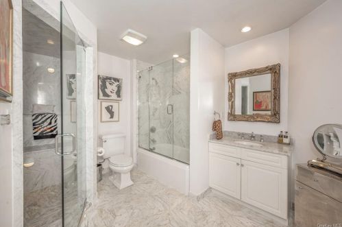 2 Shadow Tree Ln, Briarcliff NY 10510-2255 exterior