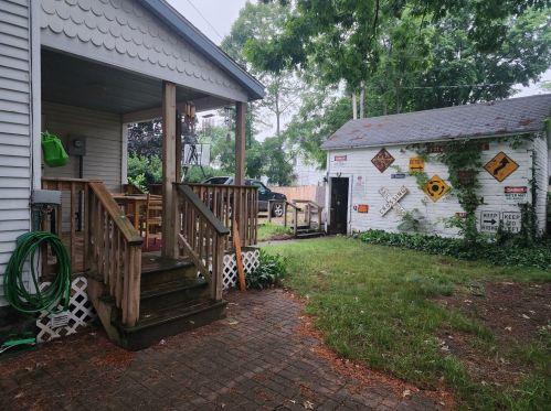 206 Michigan Ave, Dowagiac MI 49047-1908 exterior