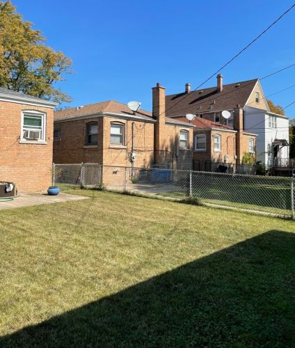 1913 93 St, Chicago IL 60643-6358 exterior