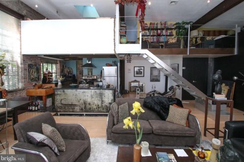 1225 6 St, Philadelphia PA 19147-4828 exterior