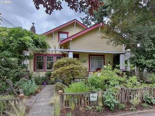 1915 55 Ave, Portland OR  97213-3506 exterior