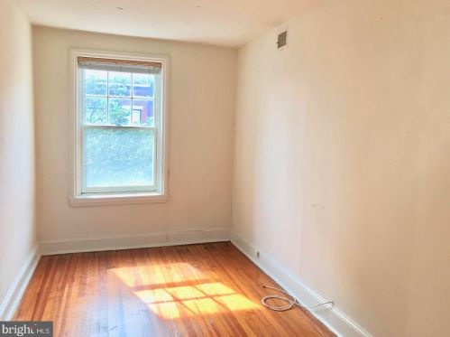 317 10th St, Philadelphia PA  19107-6144 exterior