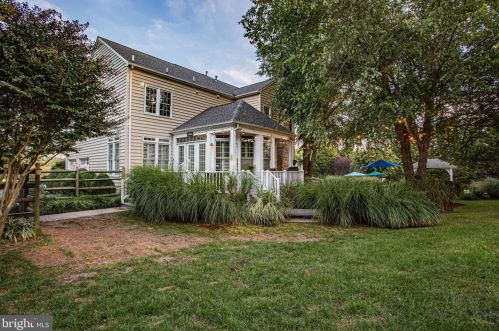 13606 Mt Prospect Dr, Rockville MD 20850-3510 exterior