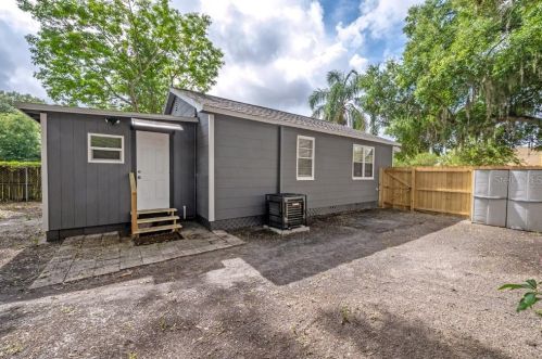 1806 Comanche Ave, Tampa FL  33610-8224 exterior