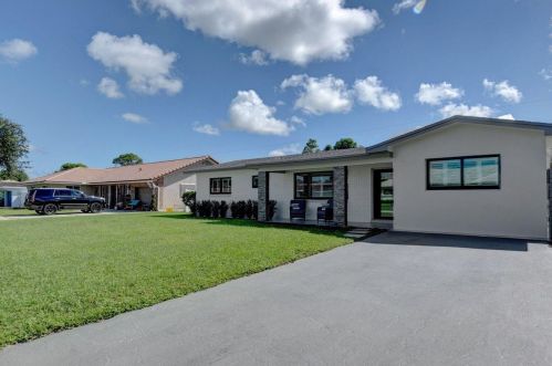 2056 Park Pl, Boca Raton FL  33486-3118 exterior