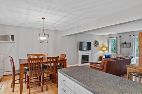 86 Pleasant Vw Dr, Killingly CT 06241-1213 exterior