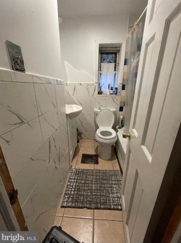 2515 Hancock St, Philadelphia PA 19133-3831 exterior