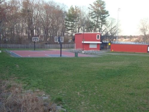 11 Smt Ave, Salem MA 01970-4719 exterior