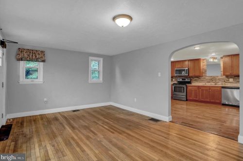 365 Clover Ln, Hanover PA 17331-4304 exterior