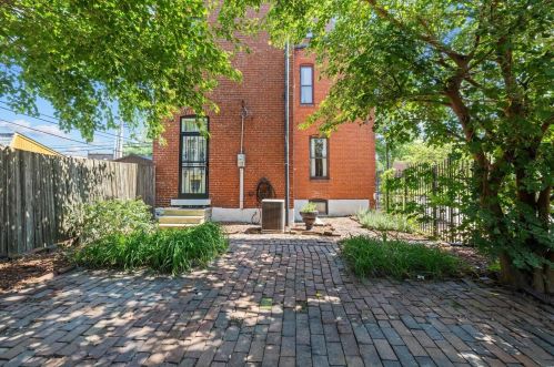 1715 Hickory St, Saint Louis MO 63104-2932 exterior