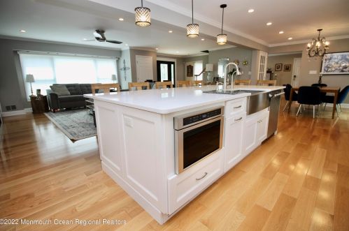 89 Double Crk Pkwy, East Freehold NJ 07728-3014 exterior