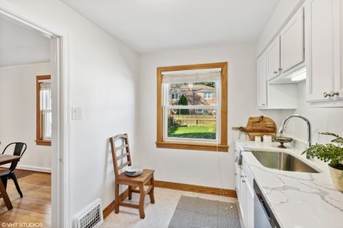 3942 Melvina Ave, Chicago IL 60638-4304 exterior