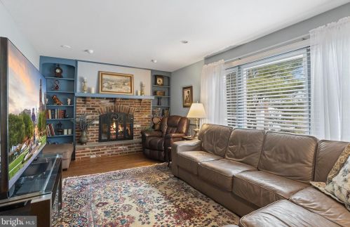 441 Moreland Rd, Huntingdon Valley PA 19006-7803 exterior