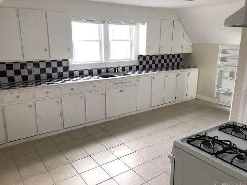 181 Commerce Ave, Killingly CT 06239-2804 exterior