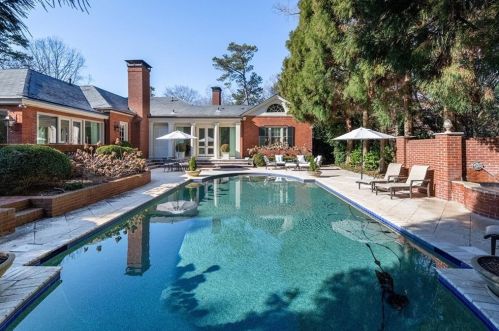 2959 Andrews Dr, Atlanta GA  30305-2905 exterior