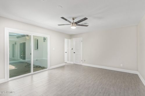 10838 38 St, Phoenix AZ 85018-5830 exterior