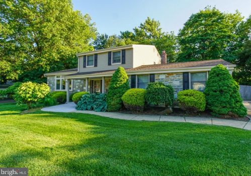252 Brookdale Dr, Huntingdon Valley, PA 19006-2429