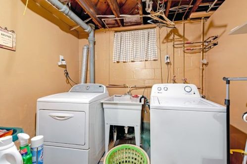 631 Corbin St, Pittsburgh PA 15122-2003 exterior