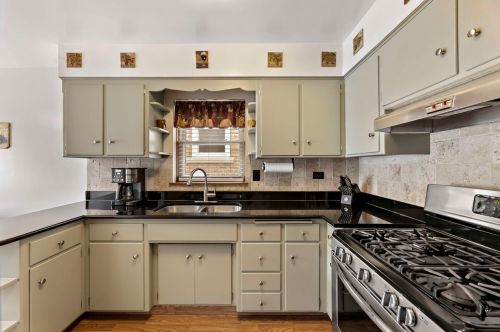 4333 Meade Ave, Chicago IL 60634-1520 exterior