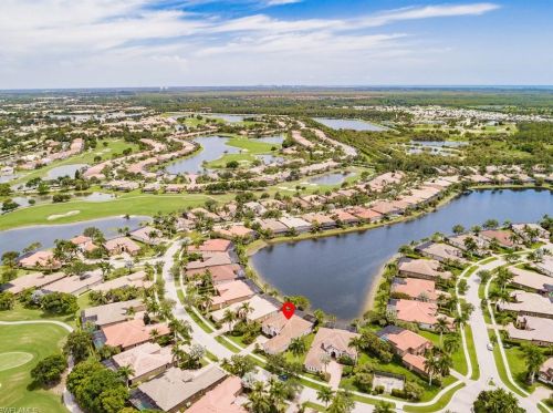 8975 Shenendoah Cir, Naples FL 34113-1670 exterior