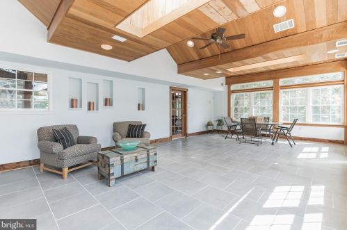 2937 Queensberry Dr, Huntingtown MD 20639-2304 exterior